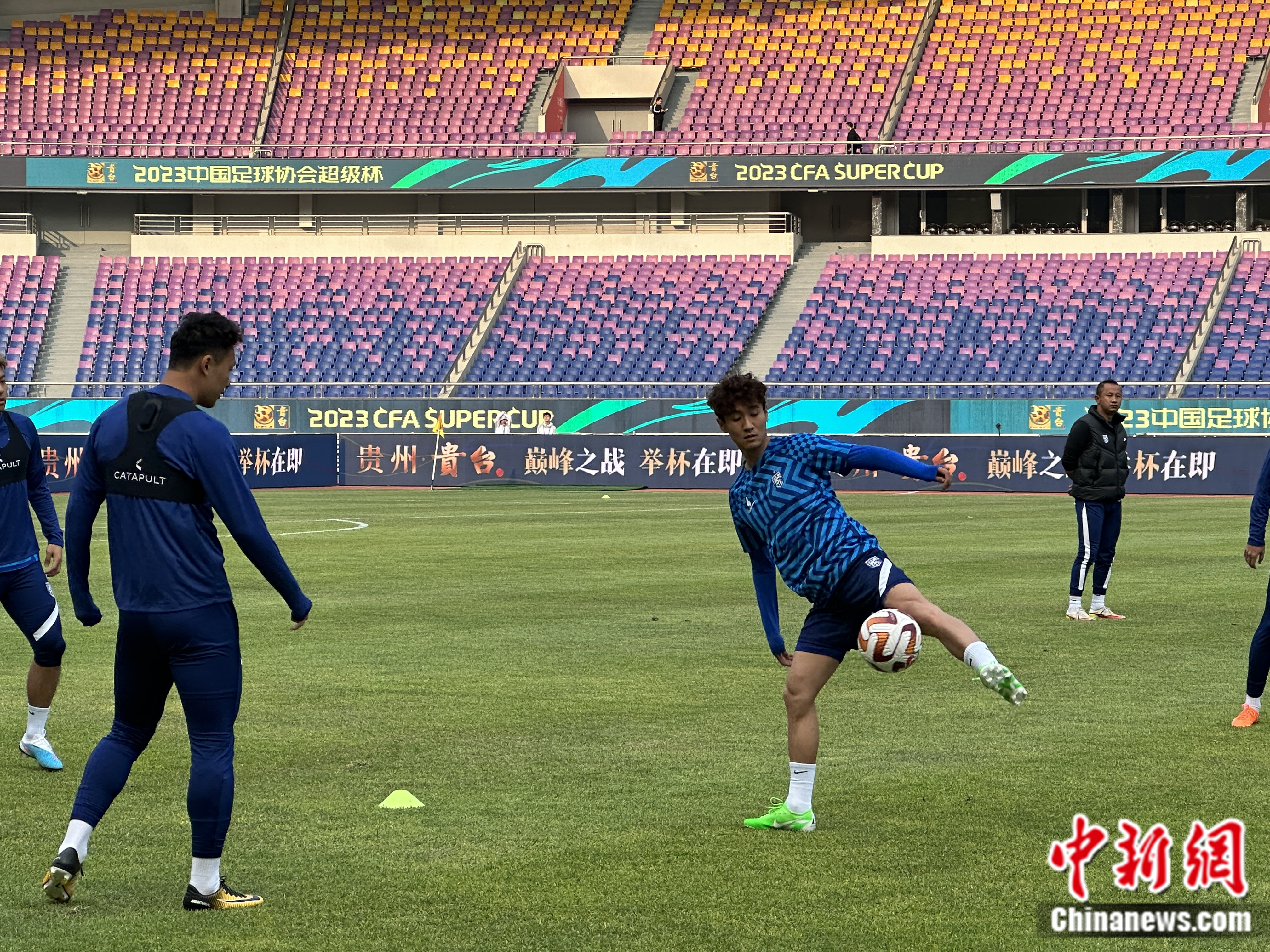 中超卫冕冠军武汉三镇力克足协杯冠军山东泰山