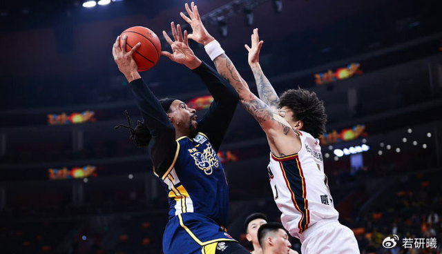 广东宏远5号位困境难解 崔永熙麦考尔能否助队逆