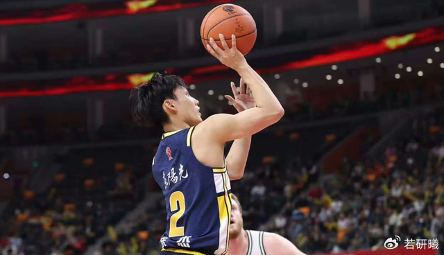 广东宏远5号位困境难解 崔永熙麦考尔能否助队逆