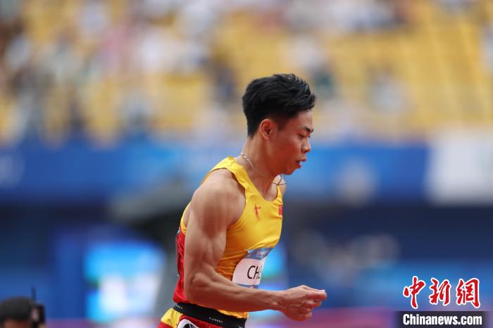 成都大运会田径赛陈冠锋晋级半决赛 宋佳媛铅球