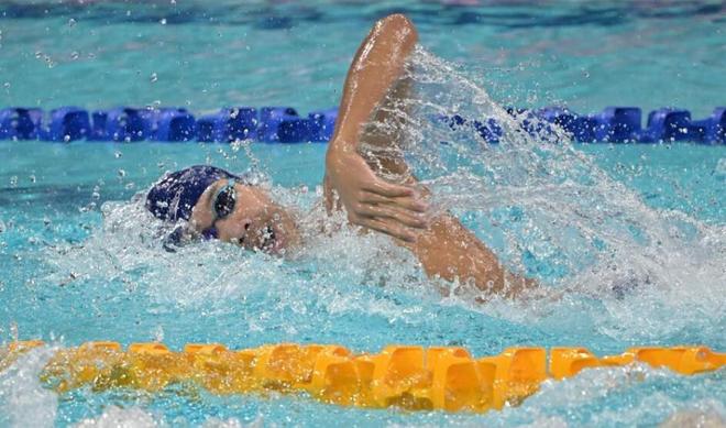 张展硕逆转马腾斯夺金 刷新个人最佳成绩