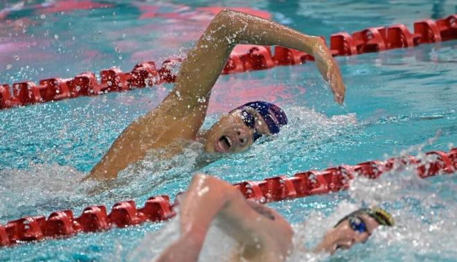 张展硕逆转马腾斯夺金 刷新个人最佳成绩