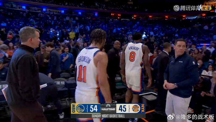 残阵勇士半场领先尼克斯9分 全队球员悉数登场