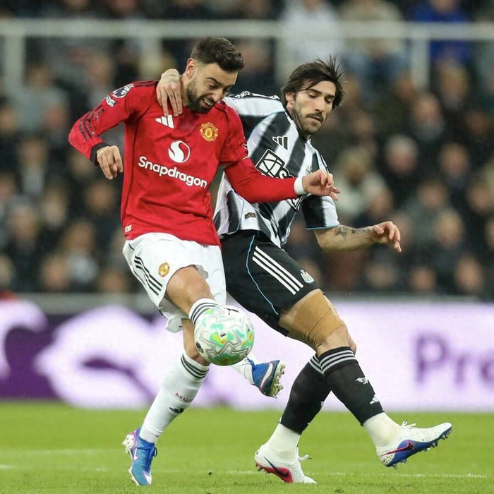 曼联夏窗瞄准纽卡中场托纳利 引援计划涉及多国