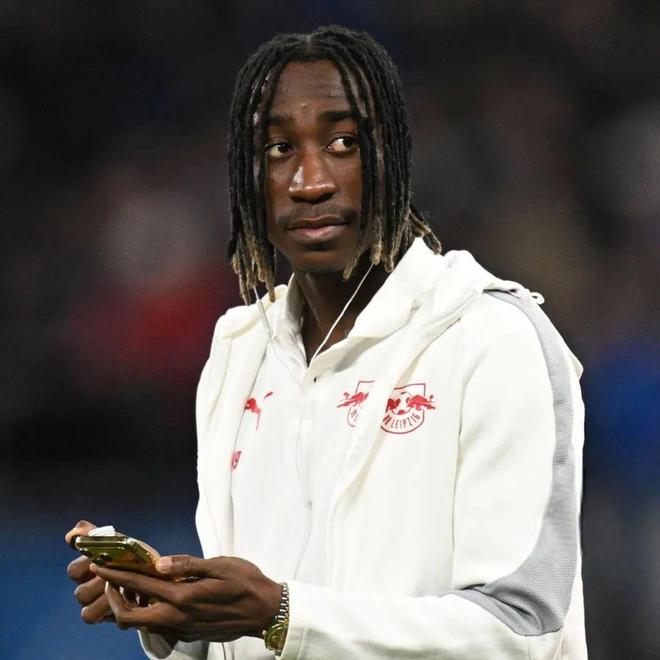 曼联左后卫引援再添新目标 斯凯利或成交易筹码