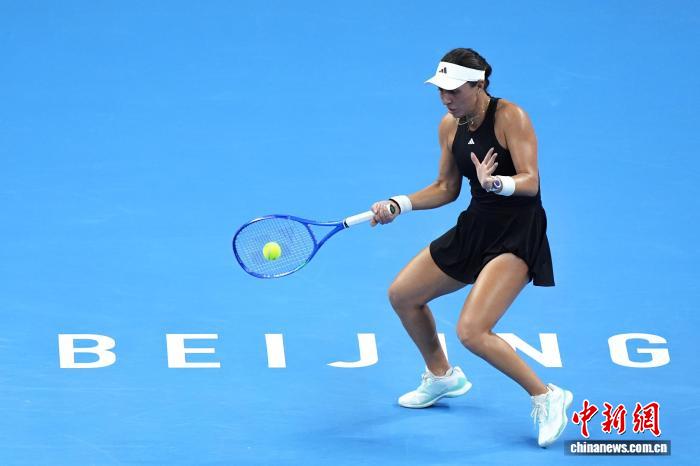 诺斯科娃与佩古拉会师中网女单半决赛，硬地较