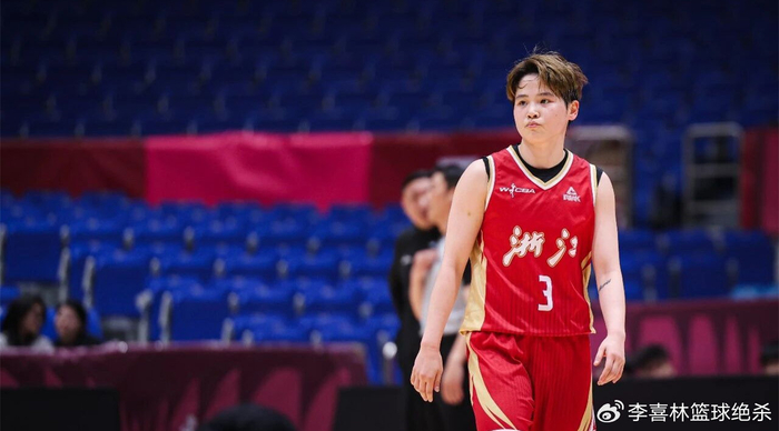 董可尔三分火力全开领跑联赛 中国女篮或借其神