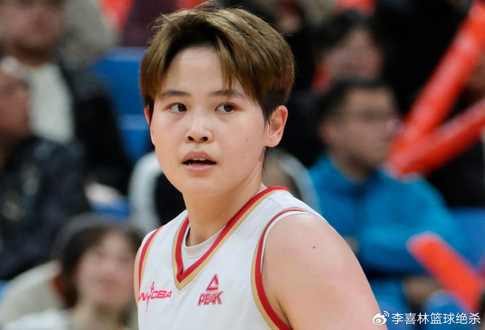 董可尔三分火力全开领跑联赛 中国女篮或借其神