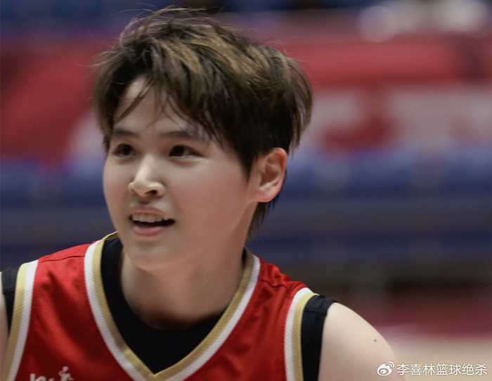 董可尔三分火力全开领跑联赛 中国女篮或借其神