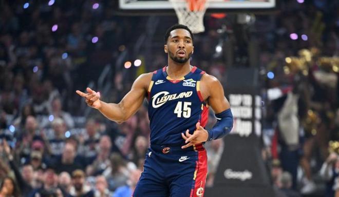 哈登22+10助骑士首胜 裁判争议引热议